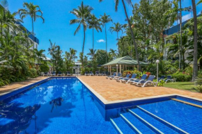 Гостиница Agincourt Beachfront Apartments  Клифтон-Бич 